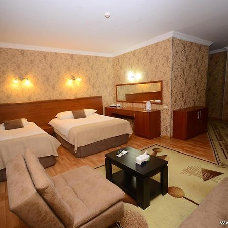 Hotel Istanbul Batumi Kültér fotó