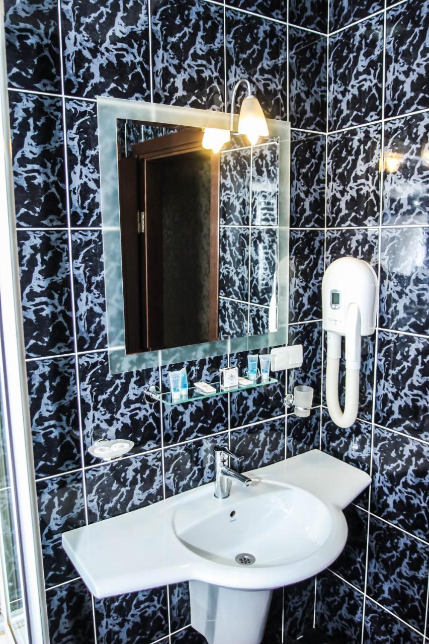 Hotel Istanbul Batumi Kültér fotó