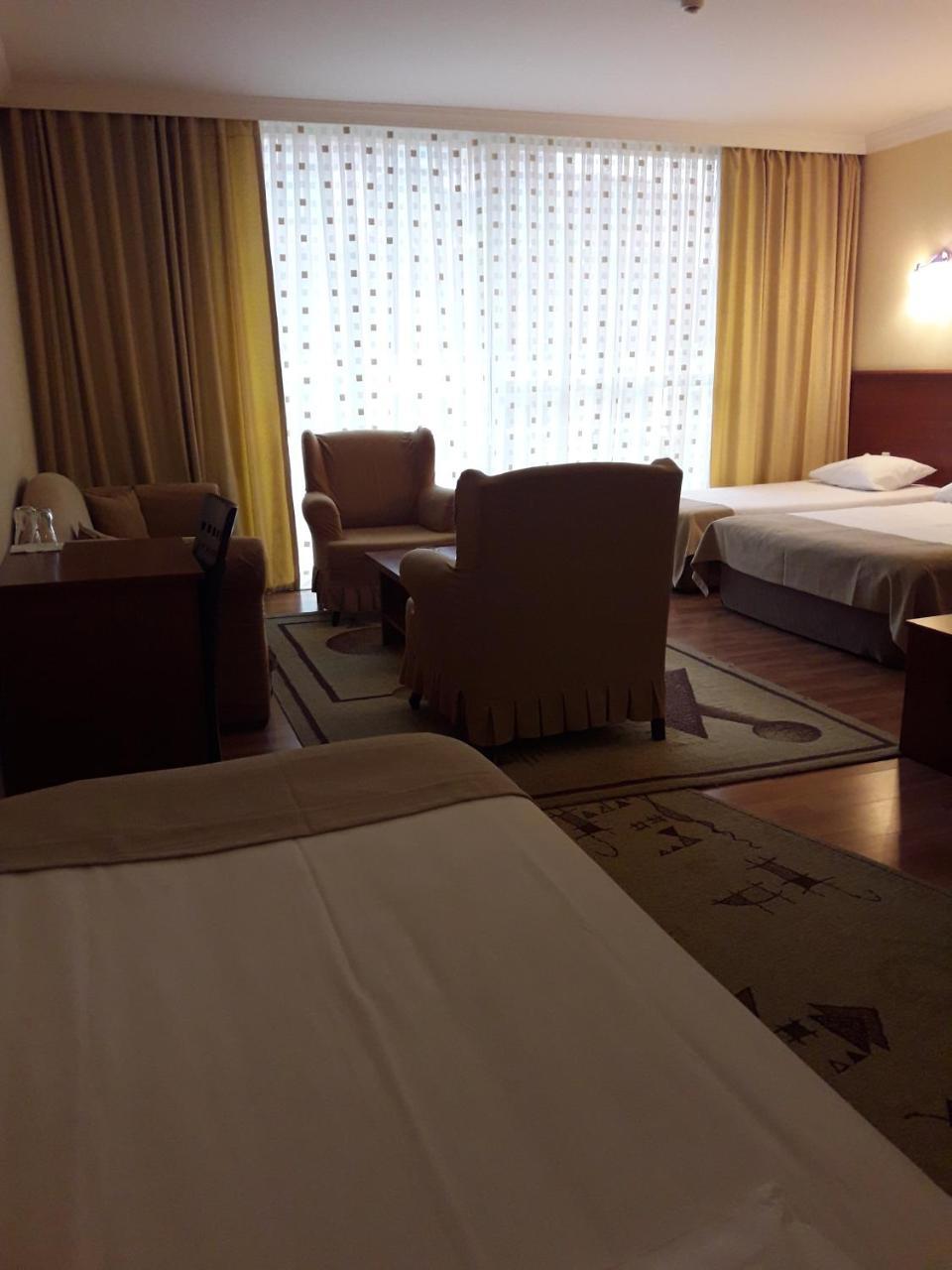 Hotel Istanbul Batumi Kültér fotó