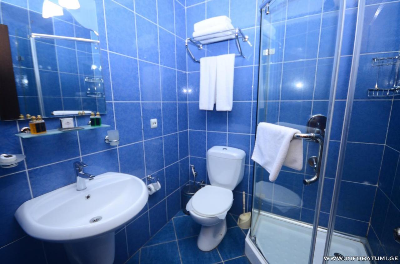 Hotel Istanbul Batumi Kültér fotó