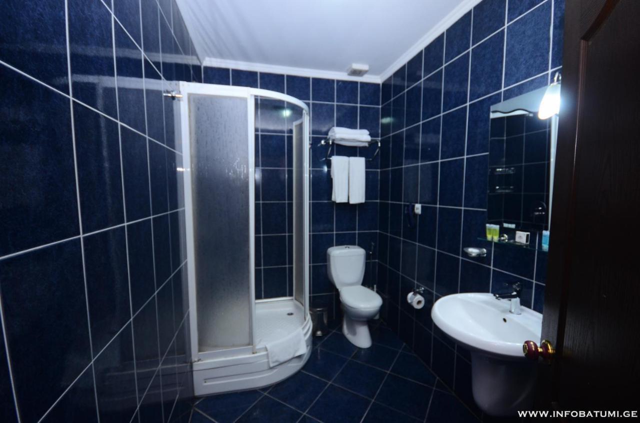 Hotel Istanbul Batumi Kültér fotó